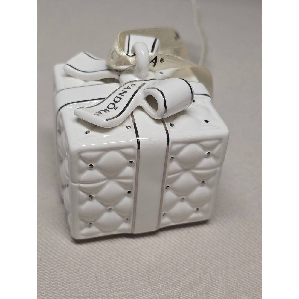 Pandora 2016 Christmas Ornament Gift Present Porcelain